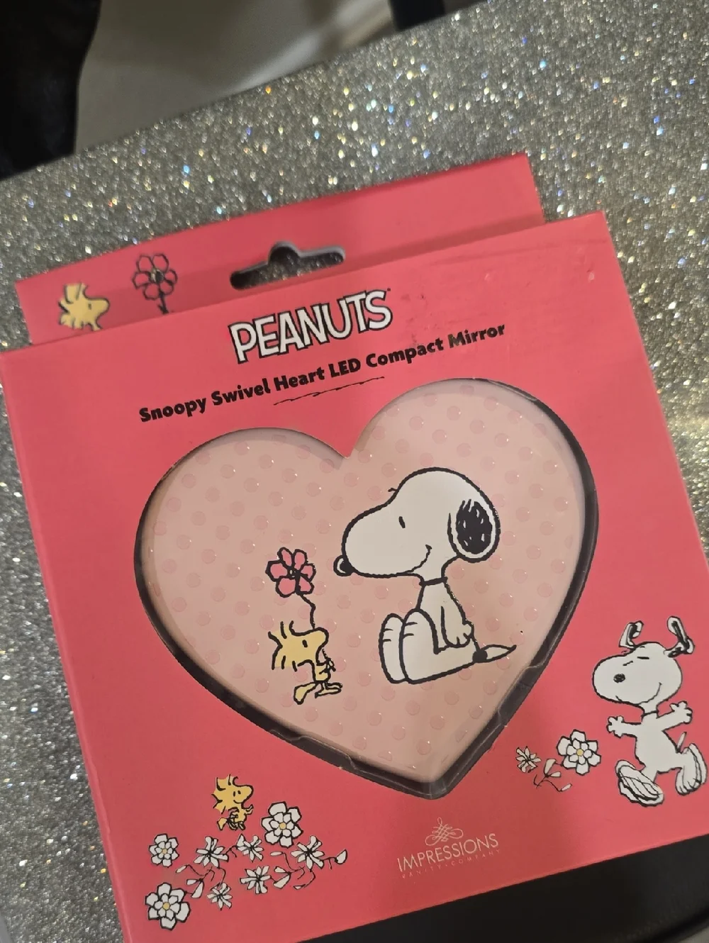 Impressions X Peanuts Snoopy Swivel Heart LED Compact Mirror